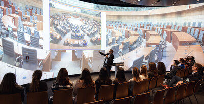Schüler:innen im Landtag NRW